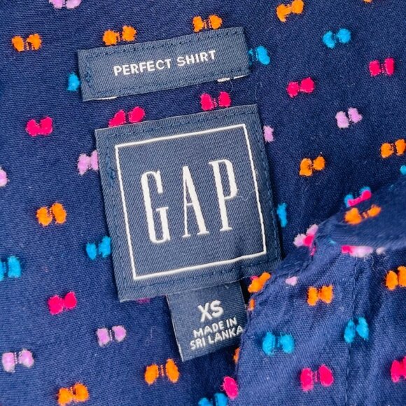 Gap Navy Polka Dot Perfect Shirt Women's size XS Button Up Long Sleeves - Picture 2 of 5